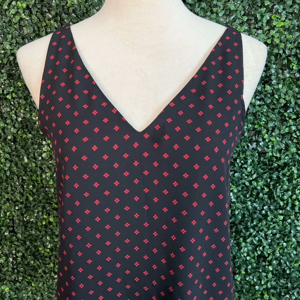 Express Sleeveless Black Top Womens XS NWOT Lightweight Polyester - Picture 2 of 7